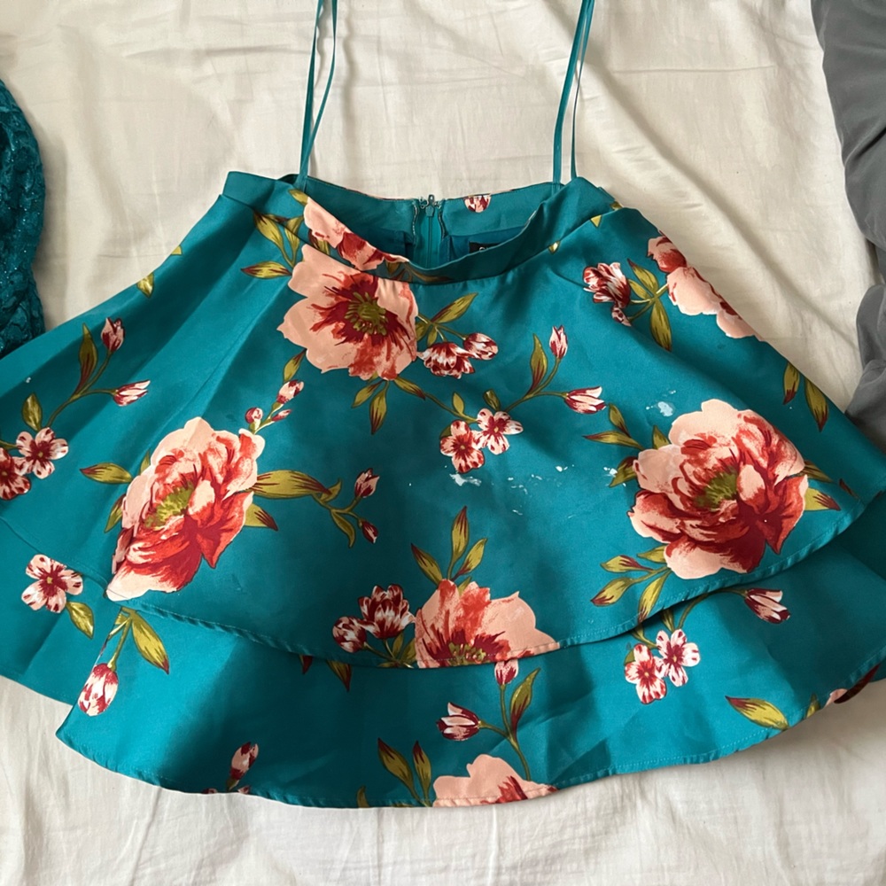 Two piece - Picture 2 of 5